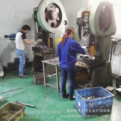 深圳公明焊接加工廠 專業承接中方通、不銹鋼管件焊接折彎加工